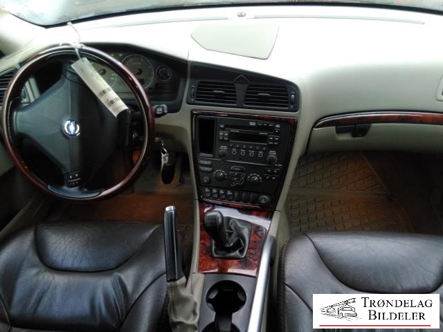 Volvo XC70 2005-2007 (Type I, Fase 2) , Motorkode: D5244T4, Girkassekode: 6-MAN 4WD / M66 AWD