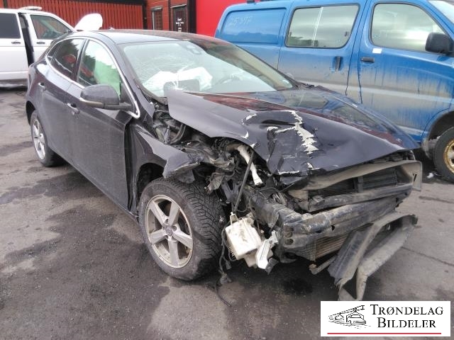 Volvo V40 2012-2019 , Motorkode: D4204T8, Girkassekode: 6-MAN 2WD / M66
