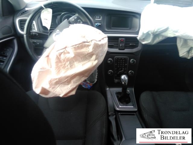 Volvo V40 2012-2019 , Motorkode: D4162T, Girkassekode: 6-MAN 2WD / B6