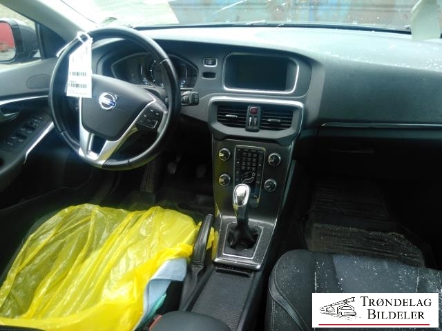 Volvo V40 2012-2019 , Motorkode: D4162T, Girkassekode: 6-MAN 2WD / B6