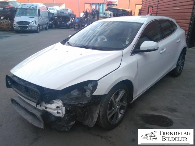 Volvo V40 2012-2019 , Motorkode: D4204T8, Girkassekode: 6-MAN 2WD / M76