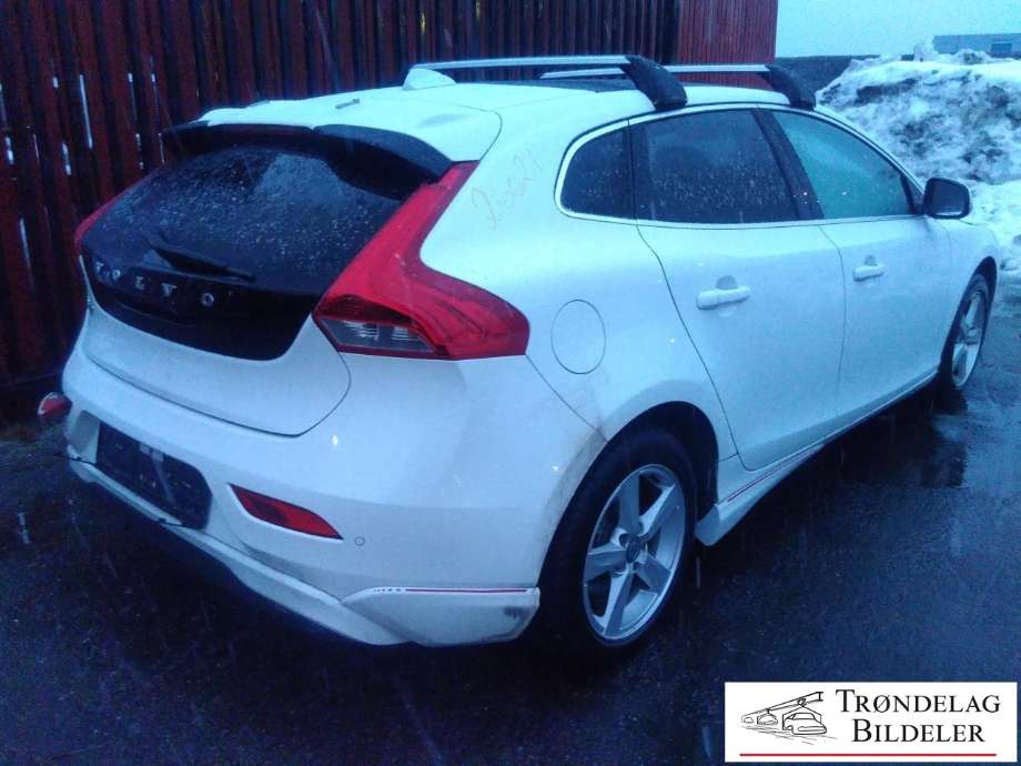 Volvo V40 2012-2019 , Motorkode: D4162T, Girkassekode: 6-MAN 2WD / B6