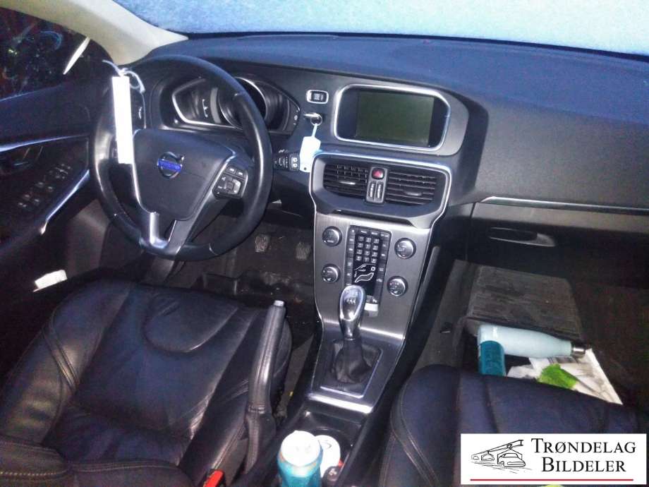 Volvo V40 2012-2019 , Motorkode: D4162T, Girkassekode: 6-MAN 2WD / B6