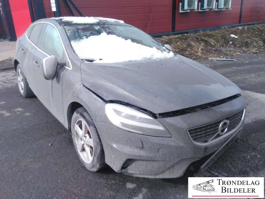 Volvo V40 2012-2019 , Motorkode: D4204T8, Girkassekode: 6-MAN 2WD / M76