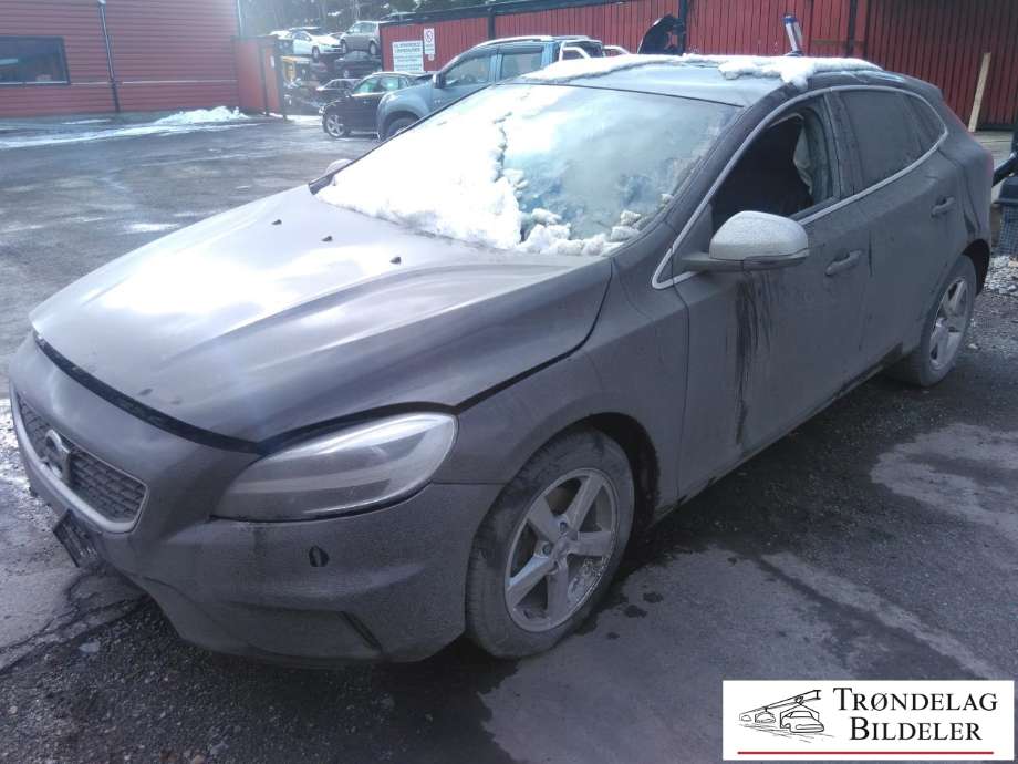Volvo V40 2012-2019 , Motorkode: D4204T8, Girkassekode: 6-MAN 2WD / M76