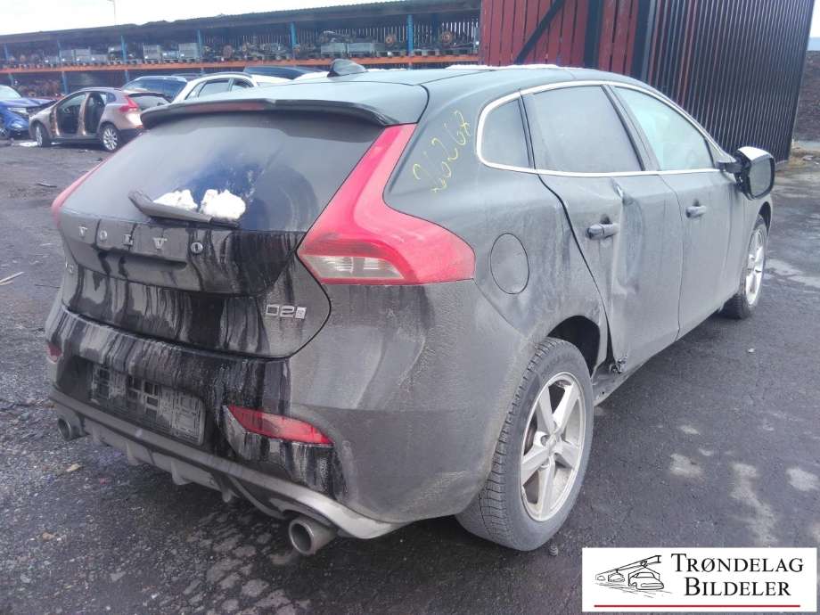 Volvo V40 2012-2019 , Motorkode: D4204T8, Girkassekode: 6-MAN 2WD / M76