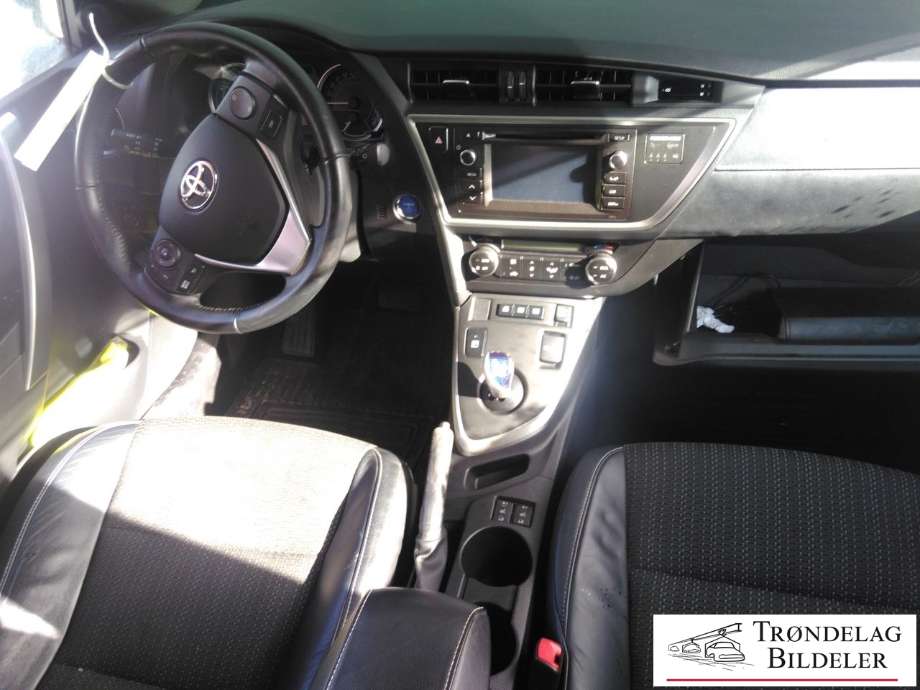 Toyota Auris 2013-2015 (Type II, Fase 1) , Motorkode: 2ZR-FXE, Girkassekode: 