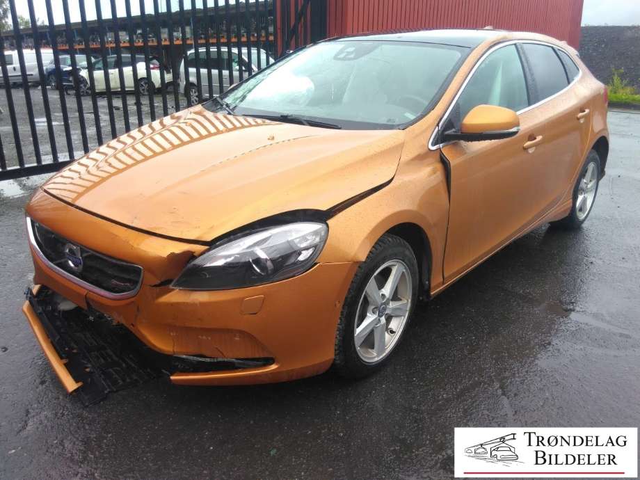 Volvo V40 2012-2019 , Motorkode: D4162T, Girkassekode: 6-MAN 2WD / B6