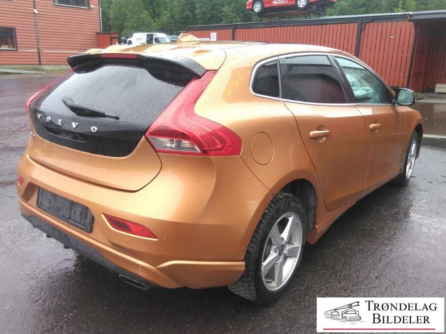Volvo V40 2012-2019 , Motorkode: D4162T, Girkassekode: 6-MAN 2WD / B6