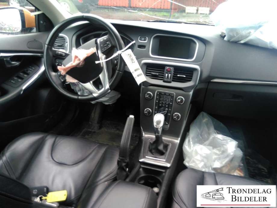 Volvo V40 2012-2019 , Motorkode: D4162T, Girkassekode: 6-MAN 2WD / B6