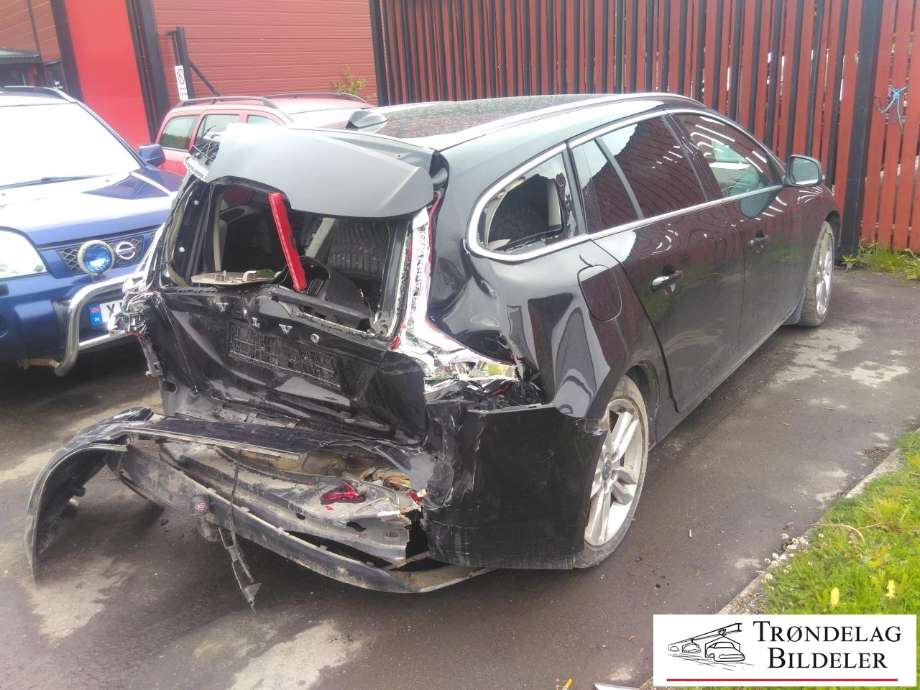 Volvo V60 2010-2013 (Type I, Fase 1) , Motorkode: D4162T, Girkassekode: 6-MAN 2WD / MMT6