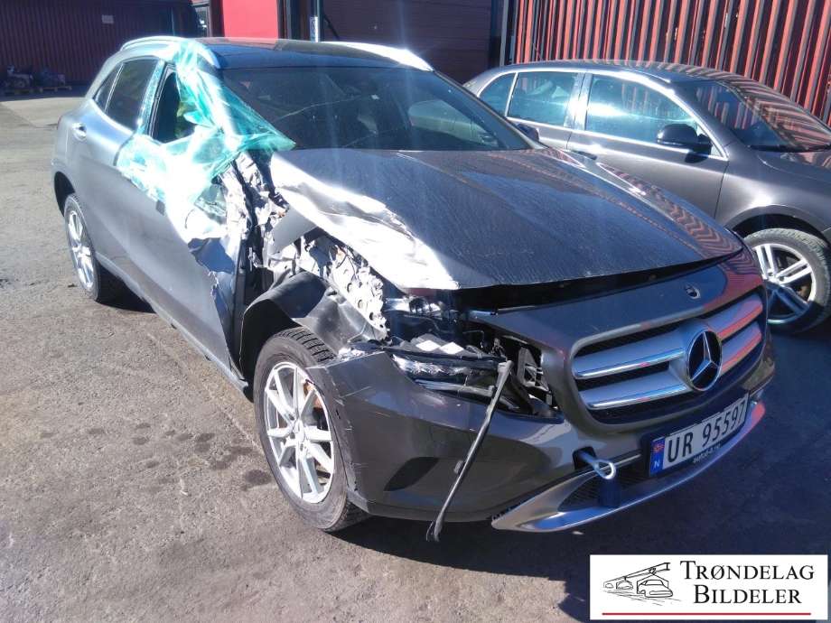 Mercedes GLA 2014-2020 (X156) (X156), Motorkode: 270910, Girkassekode: D724001