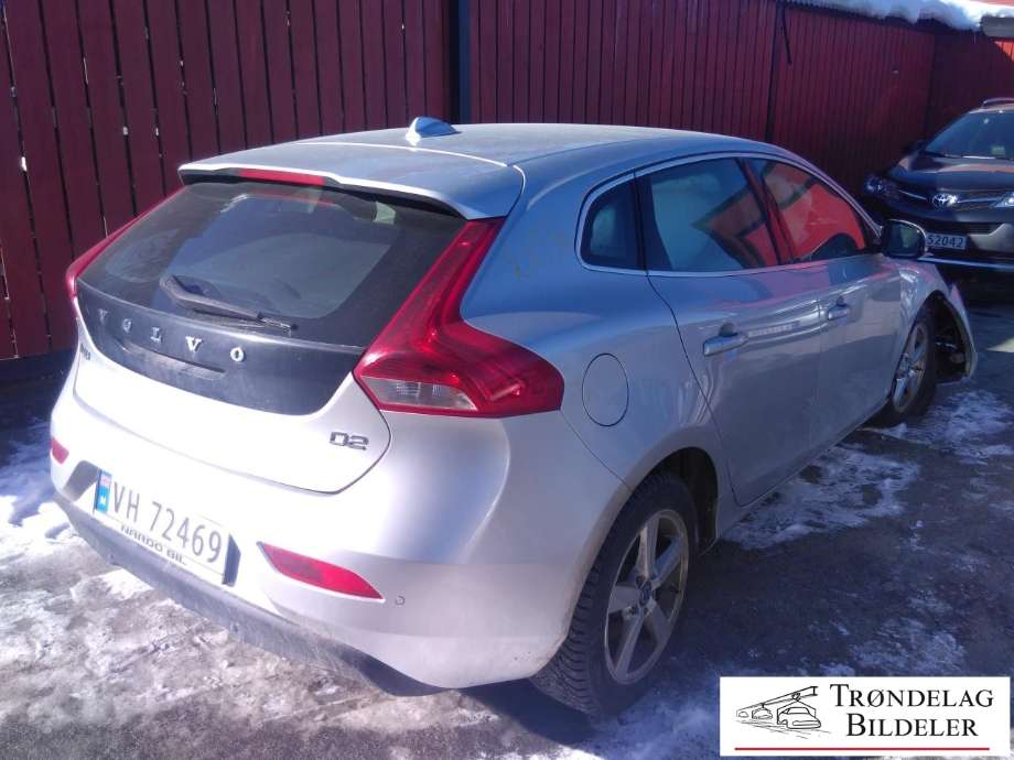 Volvo V40 2012-2019 , Motorkode: D4162T, Girkassekode: 6-MAN 2WD / B6