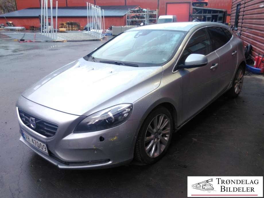 Volvo V40 2012-2019 , Motorkode: D4162T, Girkassekode: 6-MAN 2WD / B6