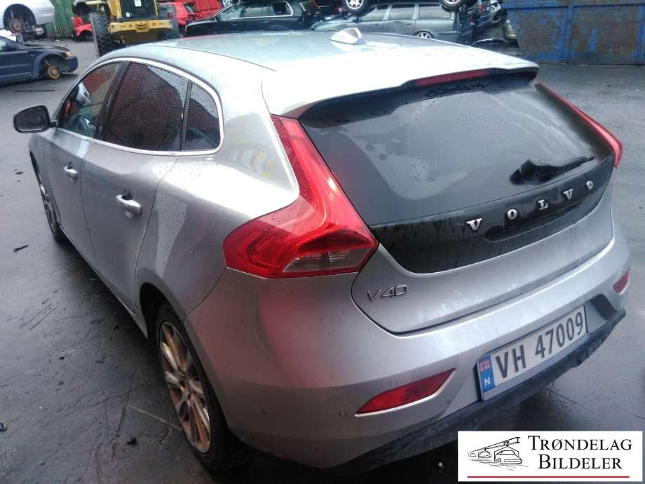 Volvo V40 2012-2019 , Motorkode: D4162T, Girkassekode: 6-MAN 2WD / B6