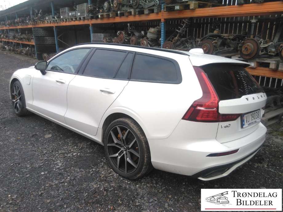 Volvo V60 / V60 CC 2018-->> (Type II) , Motorkode: B4204T48 / B1MPHEV, Girkassekode: 8-AUT 2WD / TG-81SD