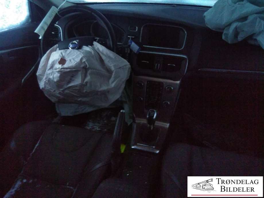 Volvo V40 2012-2019 delebil , Motorkode: D4162T, Girkassekode: 6-MAN 2WD / B6