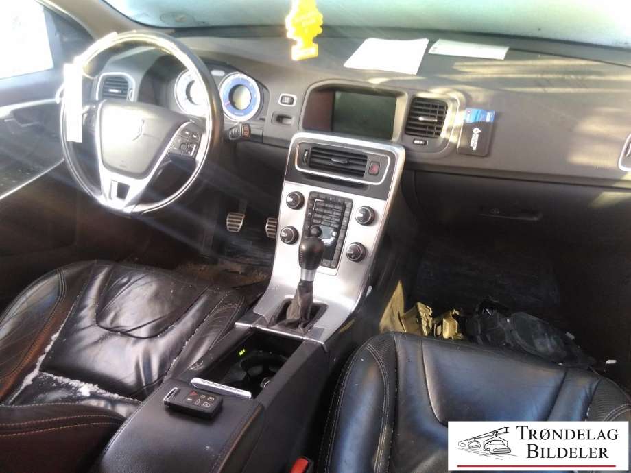 Volvo V60 2010-2013 (Type I, Fase 1) , Motorkode: D4162T, Girkassekode: 6-MAN 2WD / MMT6