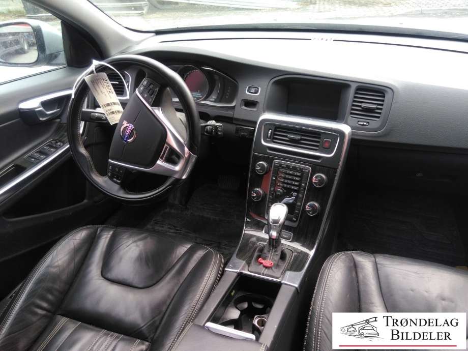 Volvo V60 2010-2013 (Type I, Fase 1) , Motorkode: D5244T15, Girkassekode: 6-AUT 2WD / TF-80SD