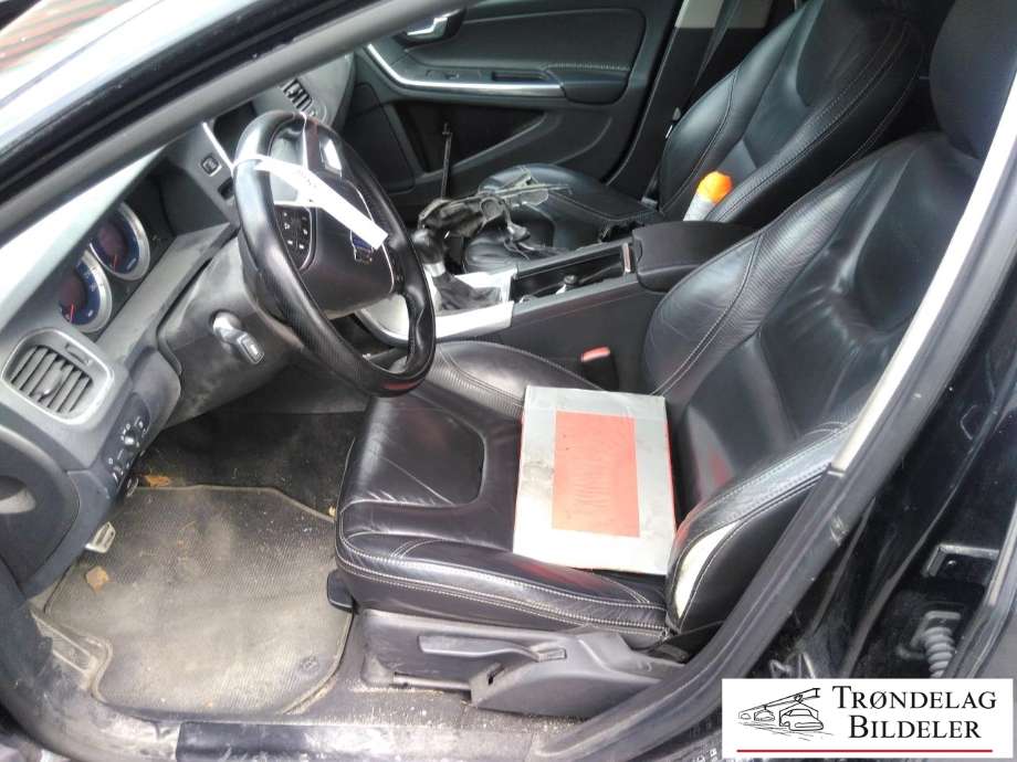 Volvo V60 2010-2013 (Type I, Fase 1) , Motorkode: D4162T, Girkassekode: 6-MAN 2WD / MMT6