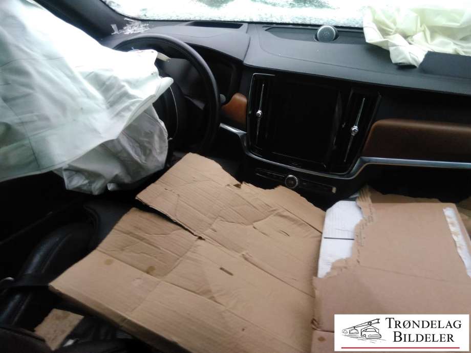 Volvo V90 / V90 CC / S90 2016-->> , Motorkode: D4204T14, Girkassekode: 8-AUT 2WD / TG-81SC