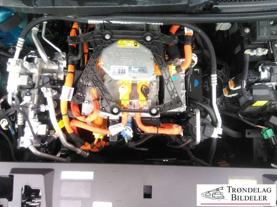 Peugeot e-3008 2023-->> , Motorkode: , Girkassekode: 