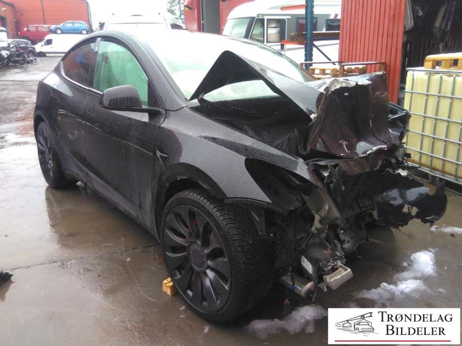 Tesla Model Y 2021-2024 (Type I) , Motorkode: 3D3|4D1, Girkassekode: 