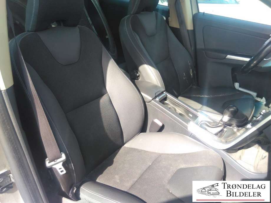 Volvo XC60 2008-2013 (Type I, Fase 1) , Motorkode: D5204T(2), Girkassekode: 6-MAN 2WD / M66