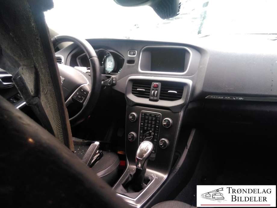 Volvo V40 2012-2019 delebil , Motorkode: D4162T, Girkassekode: 6-MAN 2WD / B6