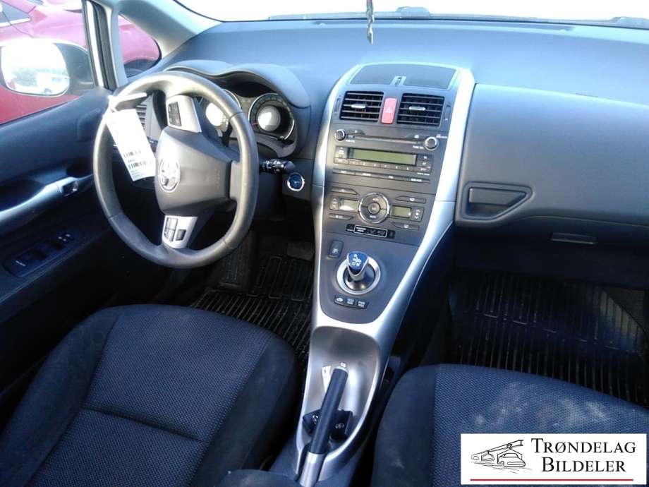 Toyota Auris 2010-2012 (Type I, Fase 2) , Motorkode: 2ZR-FXE, Girkassekode: 