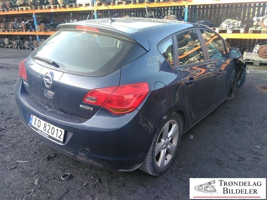Opel Astra J 2010-2015 delebil , Motorkode: A13DTE, Girkassekode: 