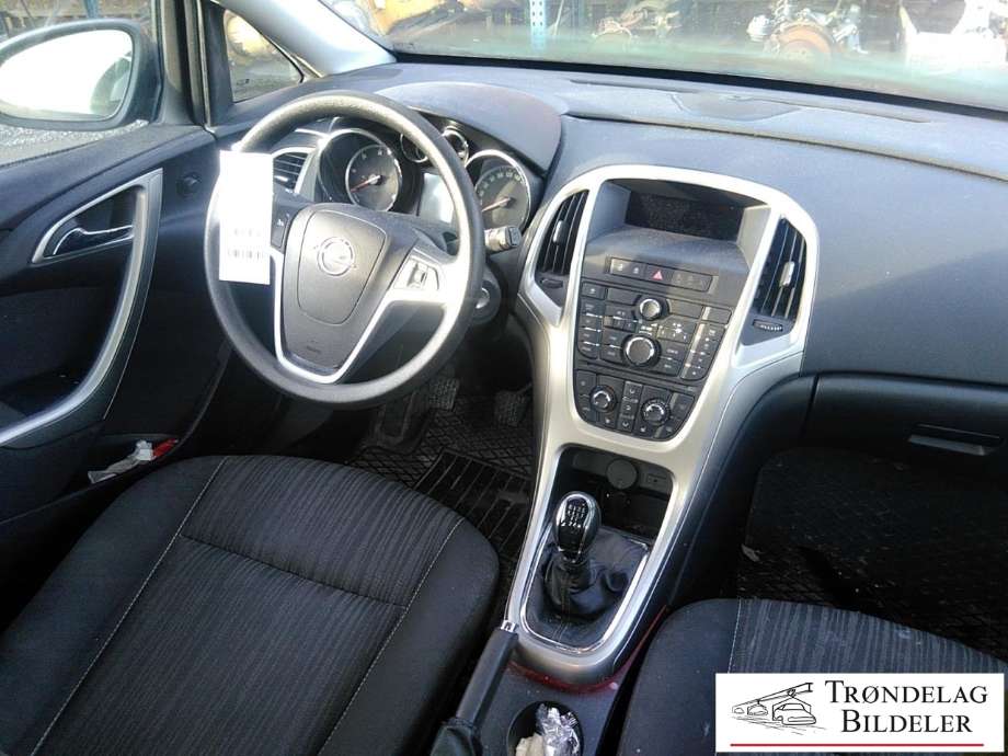 Opel Astra J 2010-2015 delebil , Motorkode: A13DTE, Girkassekode: 
