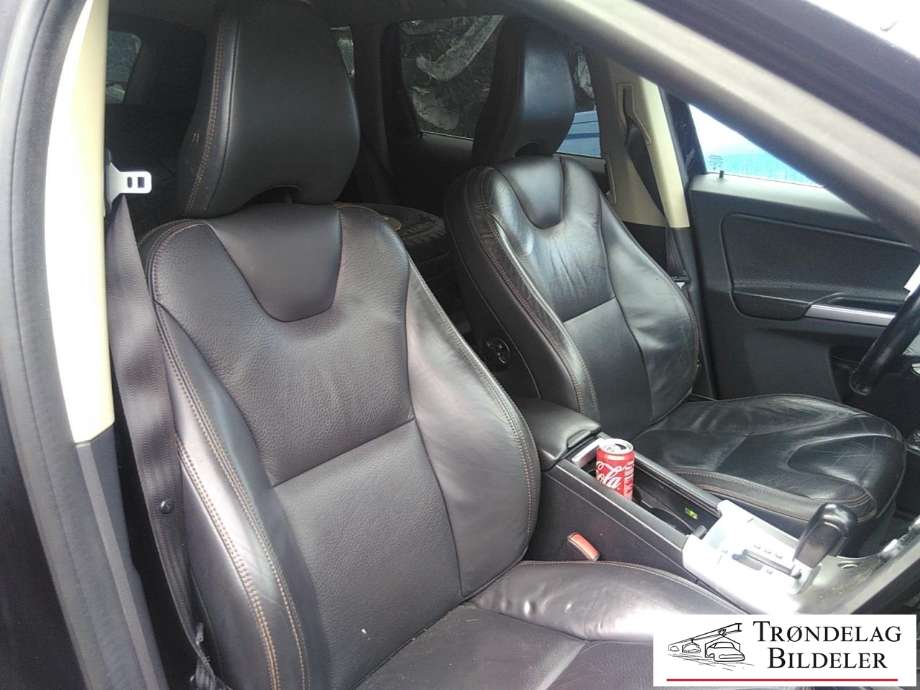 Volvo XC60 2008-2013 (Type I, Fase 1) , Motorkode: D5244T(16), Girkassekode: 6-AUT 4WD / TF-80SC AWD