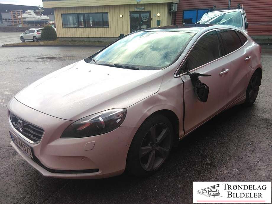 Volvo V40 2012-2019 , Motorkode: D4162T, Girkassekode: 6-MAN 2WD / B6