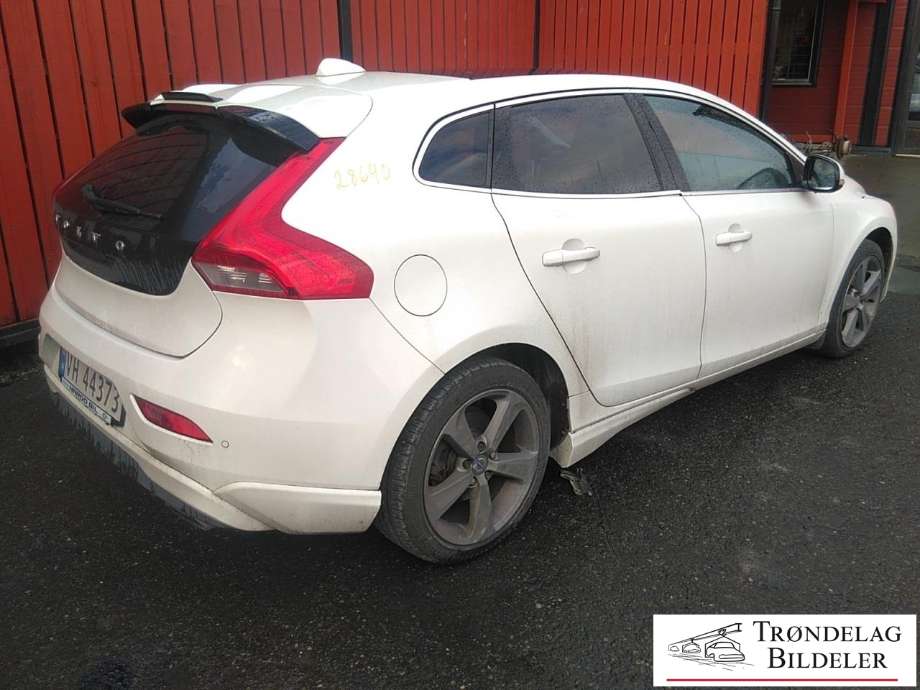 Volvo V40 2012-2019 , Motorkode: D4162T, Girkassekode: 6-MAN 2WD / B6