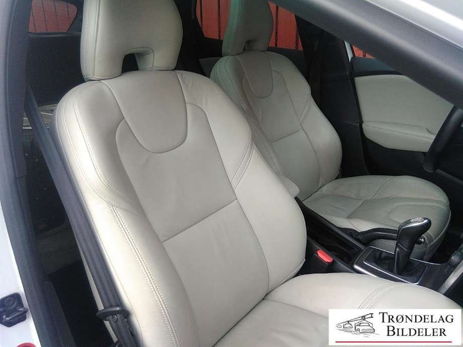 Volvo V40 2012-2019 , Motorkode: D4162T, Girkassekode: 6-MAN 2WD / B6