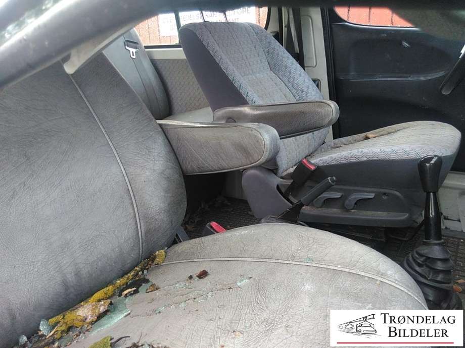 Toyota Hiace 2001-2006 (Fase 2) delebil , Motorkode: 2KD-FTV, Girkassekode: 
