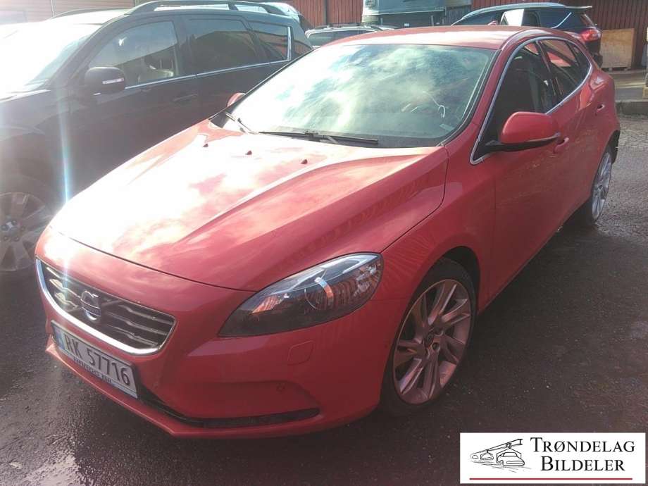 Volvo V40 2012-2019 , Motorkode: B4164T3, Girkassekode: 6-MAN 2WD / B6