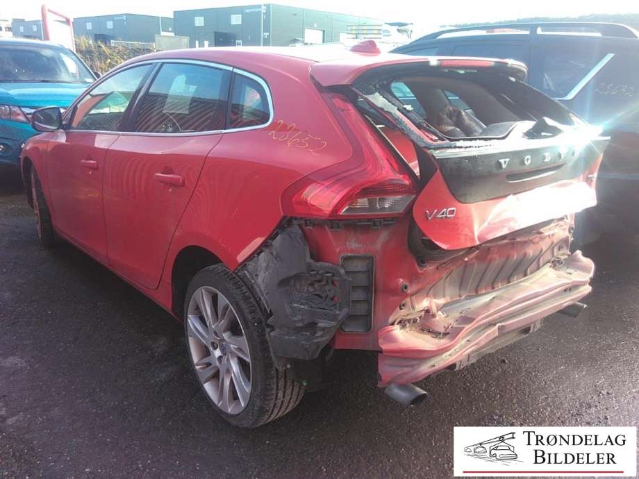 Volvo V40 2012-2019 , Motorkode: B4164T3, Girkassekode: 6-MAN 2WD / B6