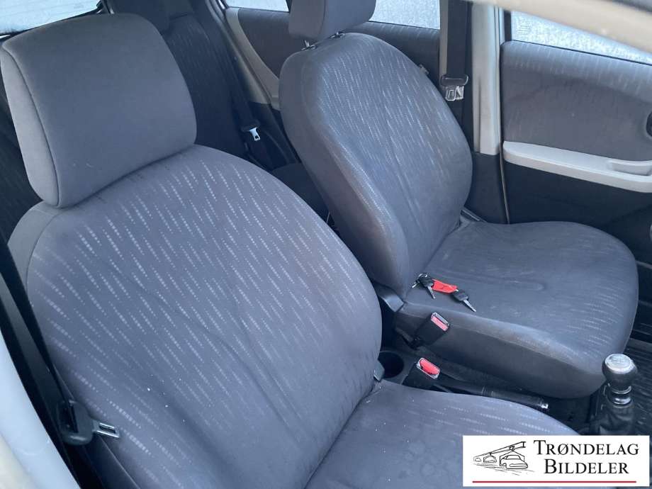 Toyota Yaris 2009-2011 (Type II, Fase 2) delebil , Motorkode: 1ND-TV, Girkassekode: 