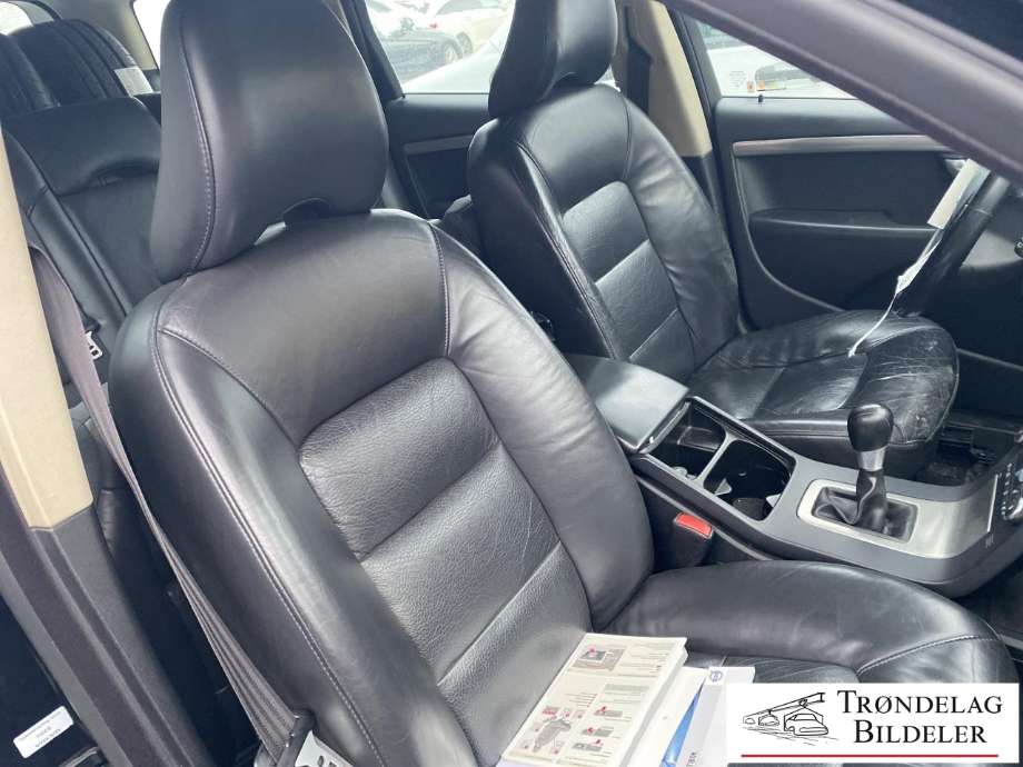Volvo V70 2007-2013 (Type III, Fase 1) , Motorkode: D5244T(5), Girkassekode: 6-MAN 2WD / M66