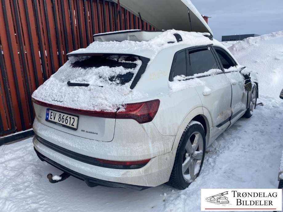 Audi e-tron 2018-->> delebil , Motorkode: EAS|EAW, Girkassekode: 
