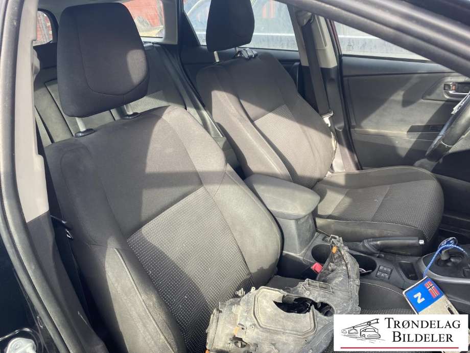 Toyota Auris 2013-2015 (Type II, Fase 1) delebil , Motorkode: 2ZR-FXE, Girkassekode: