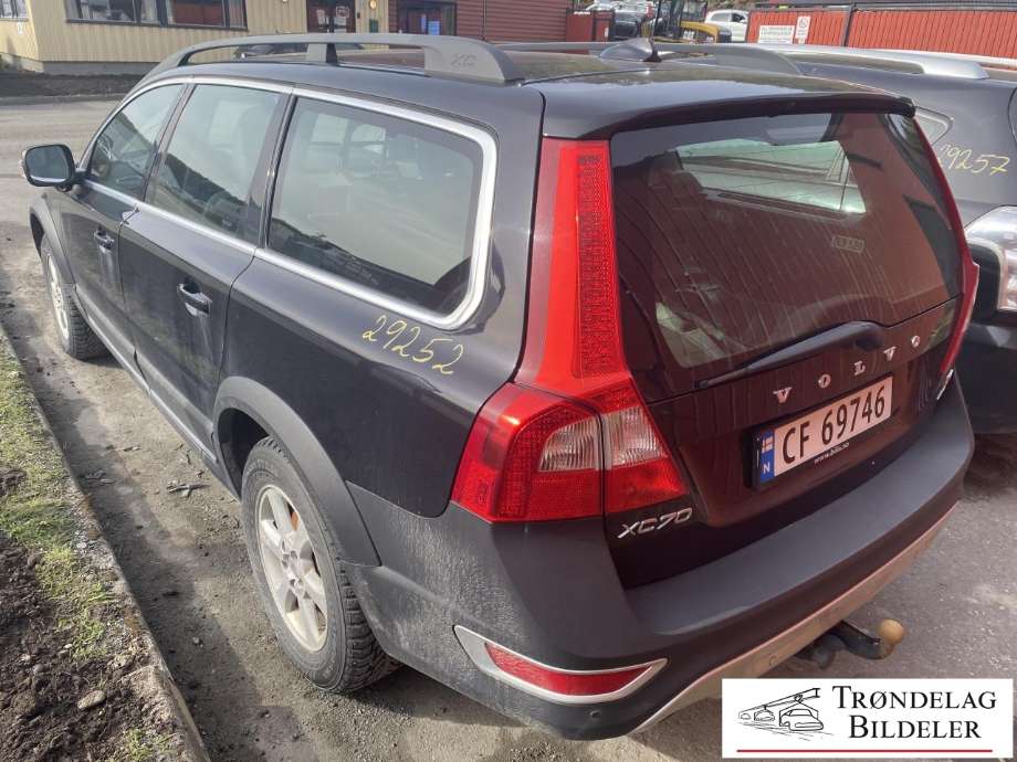 Volvo XC70 2008-2013 (Type II, Fase 1) , Motorkode: D5244T17, Girkassekode: 6-MAN 4WD / M66 AWD