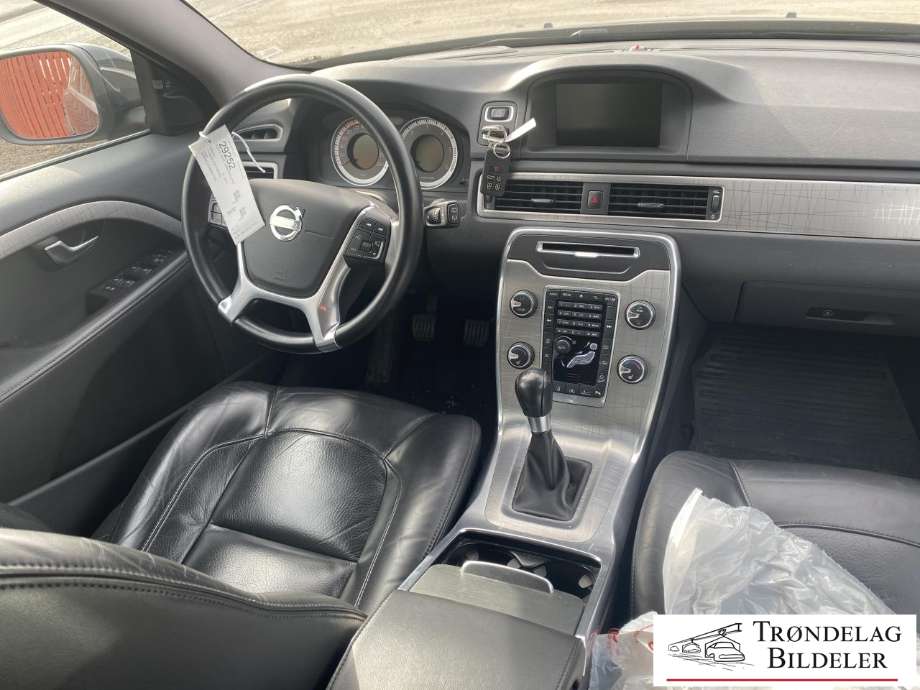 Volvo XC70 2008-2013 (Type II, Fase 1) , Motorkode: D5244T17, Girkassekode: 6-MAN 4WD / M66 AWD