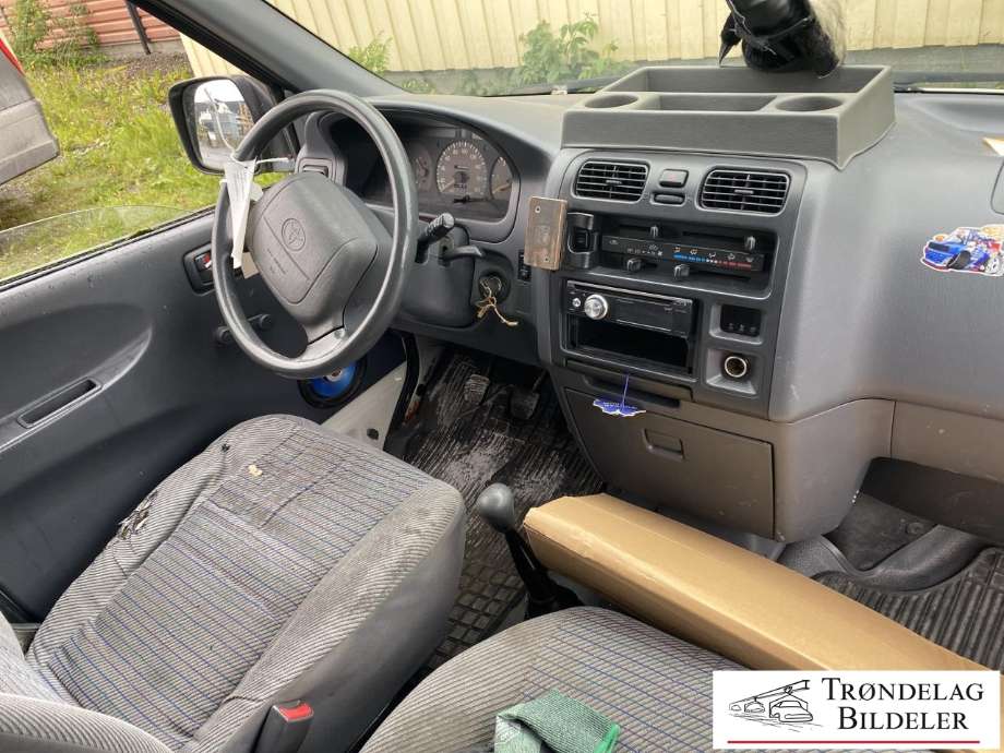 Toyota Hiace 1996-2001 (Fase 1) delebil , Motorkode: 2L-T, Girkassekode: