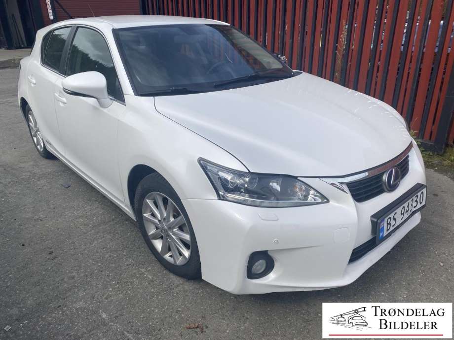 Lexus CT, 2010-2020  delebil , Motorkode: 2ZR-FXE