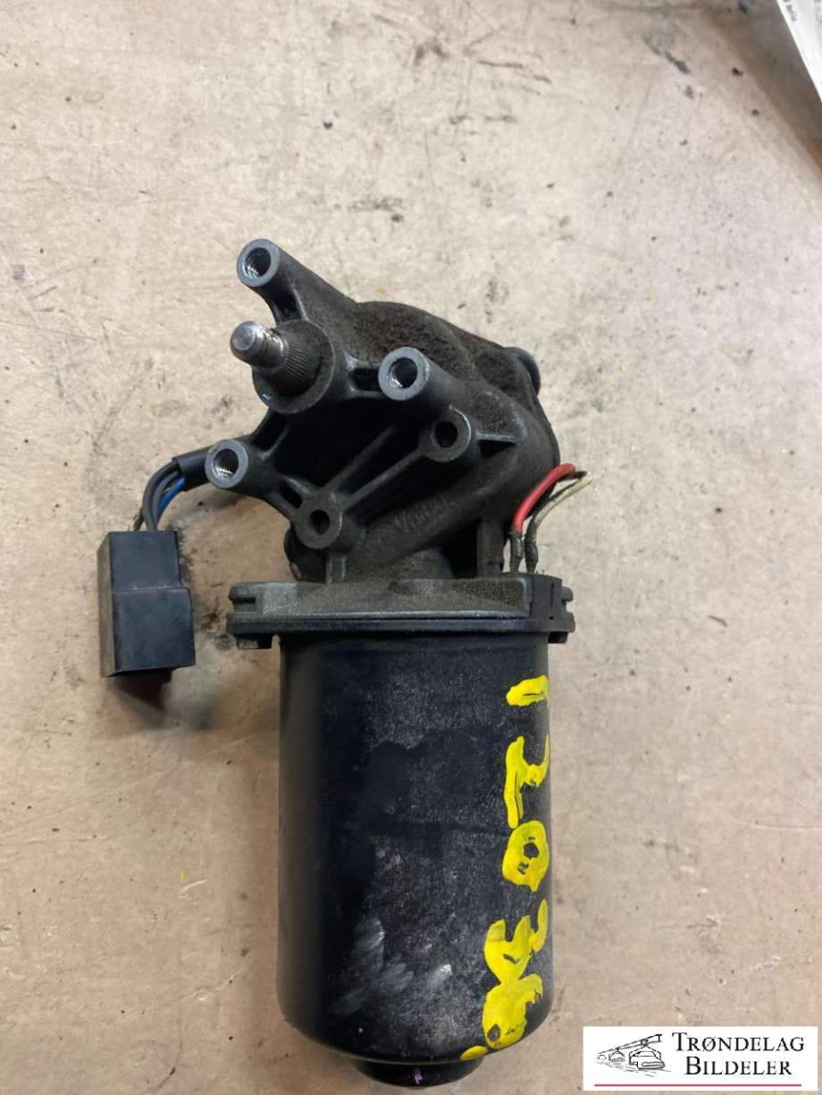Viskermotor frontrute til Mercedes Vito/Viano 1996-2003 (W638) (W638) (A 005 820 78 42|)