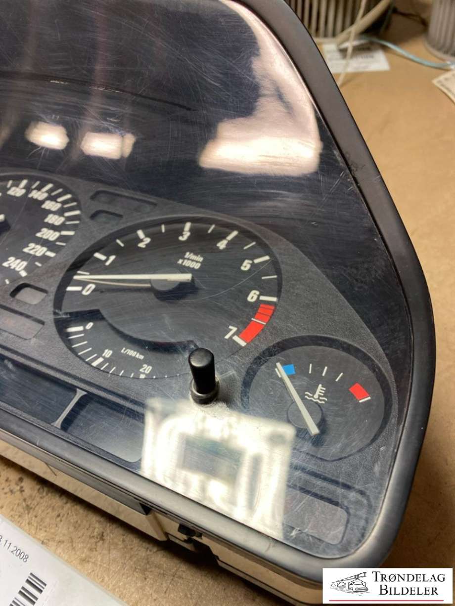 Instrumentpanel til BMW 5-Serie 1996-2003 (E39) (E39) (6211 8 381 198|)