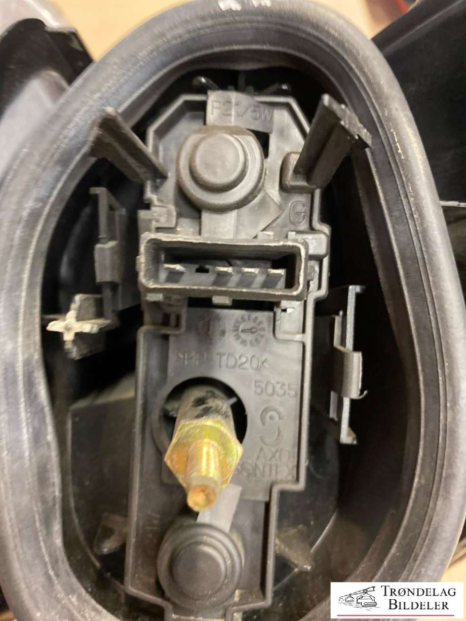 Baklykt venstre til Peugeot 406 1999-2004 (Fase 2)  (6350 H5|)